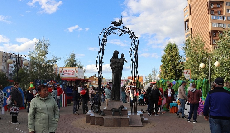 Калужане отметили 40-летие Правобережья праздничным концертом и фейерверком