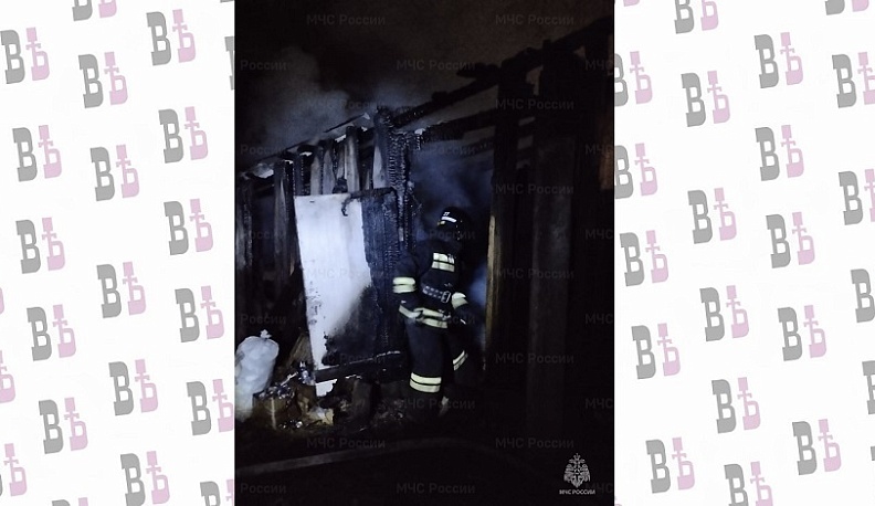 Хозпостройка сгорела в Калужской области