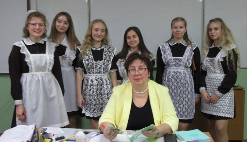 Учит доброму и вечному