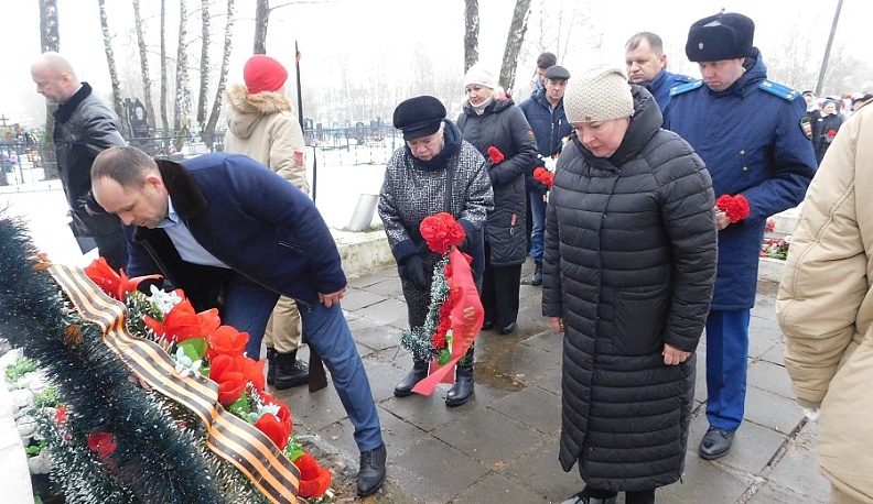 Кондровчане отметили 81-ю годовщину освобождения города и района от немецко-фашистских захватчиков