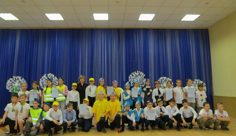 Юные инспекторы показывают знания и умения