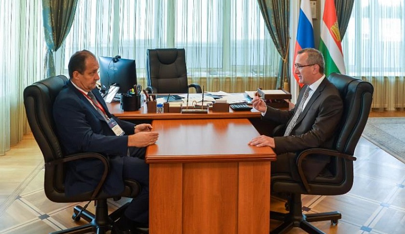 Владислав Шапша встретился с заместителем председателя коллегии Военно-промышленной комиссии РФ Олегом Бочкаревым