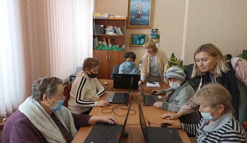 Помогая другим, помогаю себе