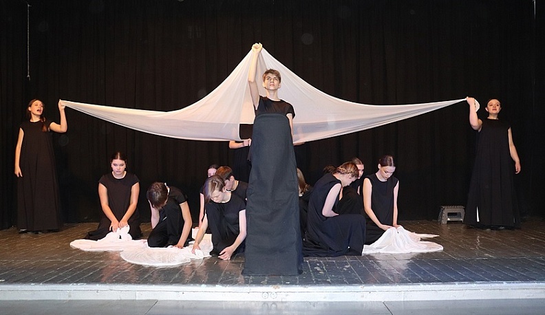 В День народного единства в Калуге открылся фестиваль любительских театров России