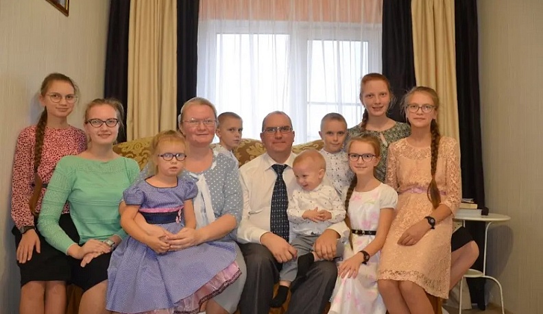 Семья из Медынского района стала героем книги