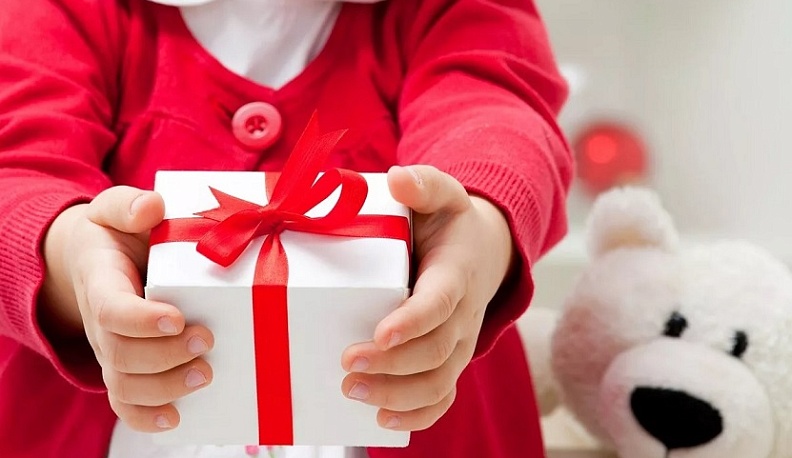 Калужским семьям с детьми выплатят пять тысяч рублей к Новому году