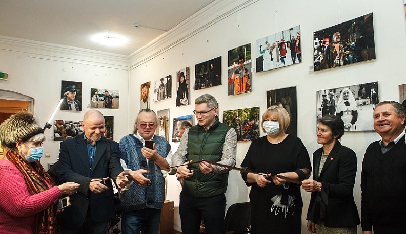 В Козельске открылась выставка фоторабот Василия Батурина «Без масок»