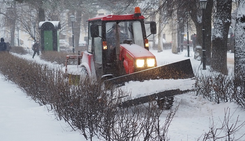 Калугу продолжают чистить от снега