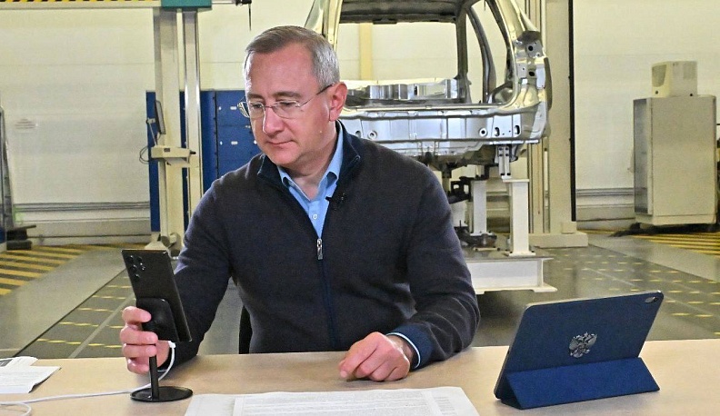 Владислав Шапша завершил прямую линию с калужанами, длившуюся полтора часа