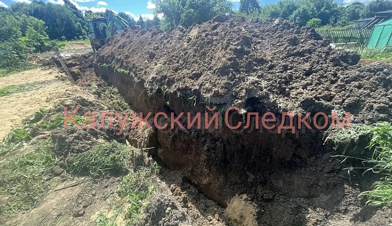 В Козельске рабочего засыпало грунтом при прокладке канализации