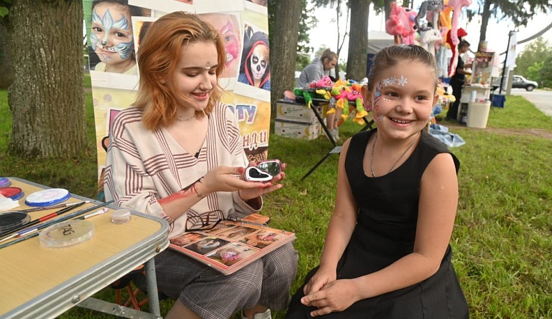 Олег Калугин поздравил жителей Тарусы с Днем города