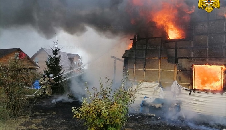 В Тарусском районе сгорел дачный дом