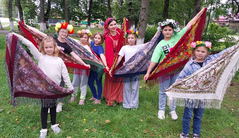 Детей из Людинова познакомили с играми народов России