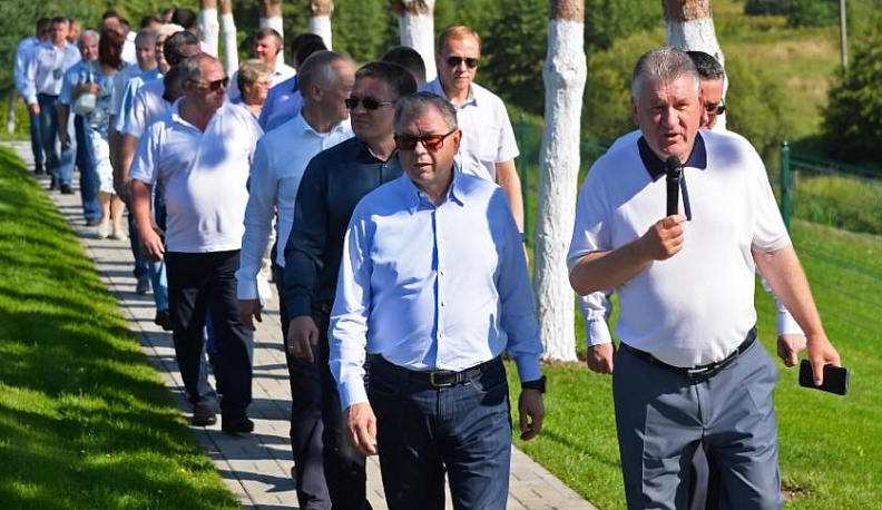 Губернатор поблагодарил калужанина за помощь в благоустройстве родного села