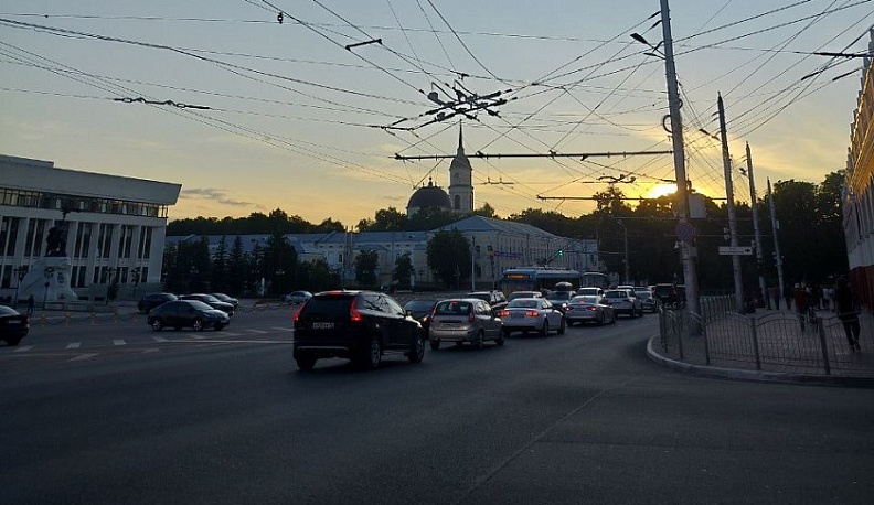 Водители в Калужской области начали реже нарушать ПДД при проезде перекрестков