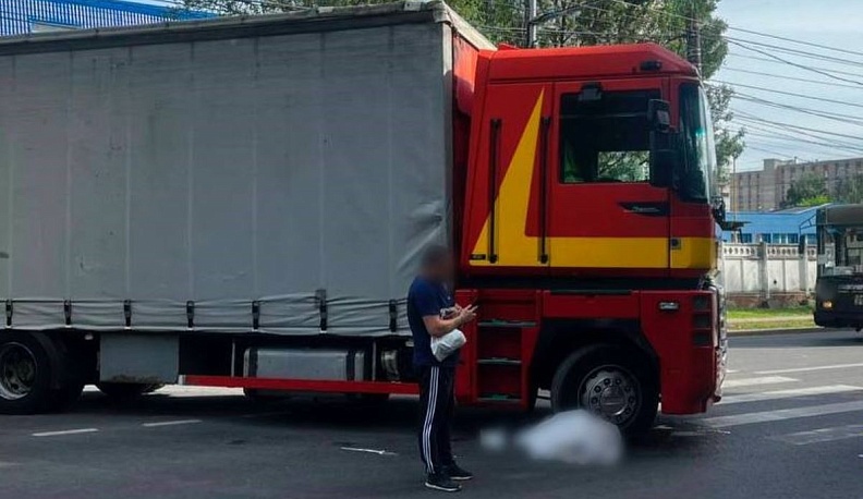 В Калуге фура насмерть сбила женщину 