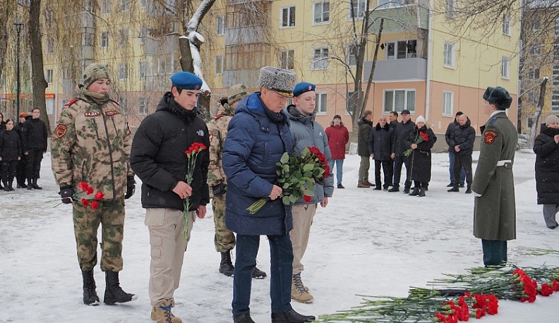 В Калуге почтили память погибших в войнах и локальных конфликтах