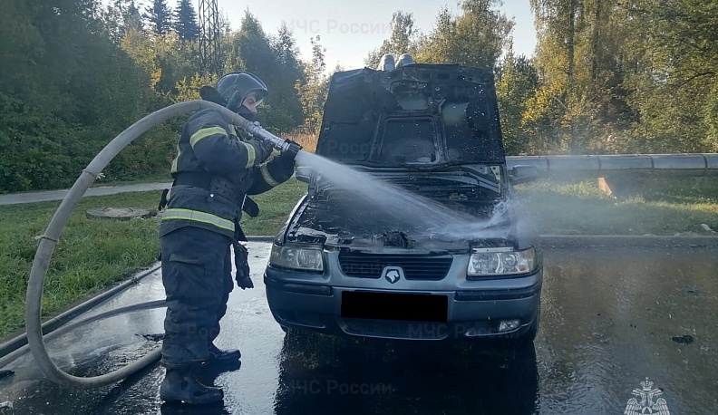 В Тарусе сгорела иномарка