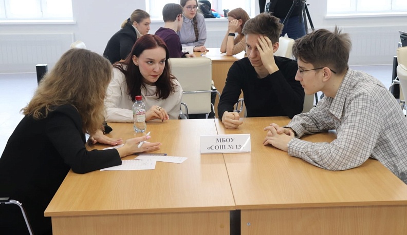 В Калуге прошла викторина «Маленькие герои большой войны» 