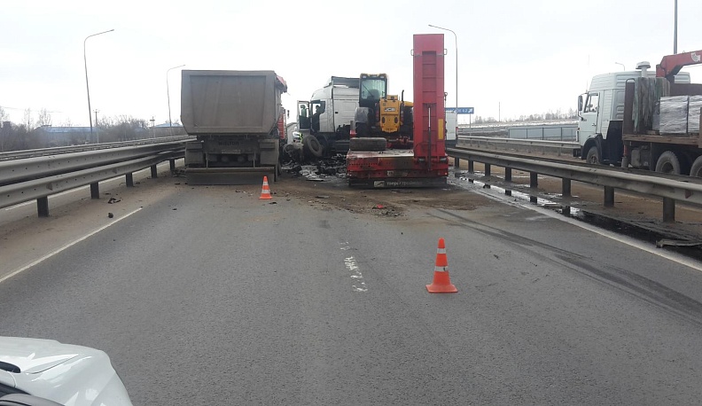 Начинающий водитель фуры пострадал в ДТП под Калугой 
