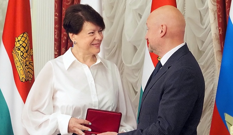 Калужанам вручили государственные и региональные награды