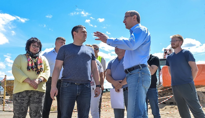 С галькой и песком