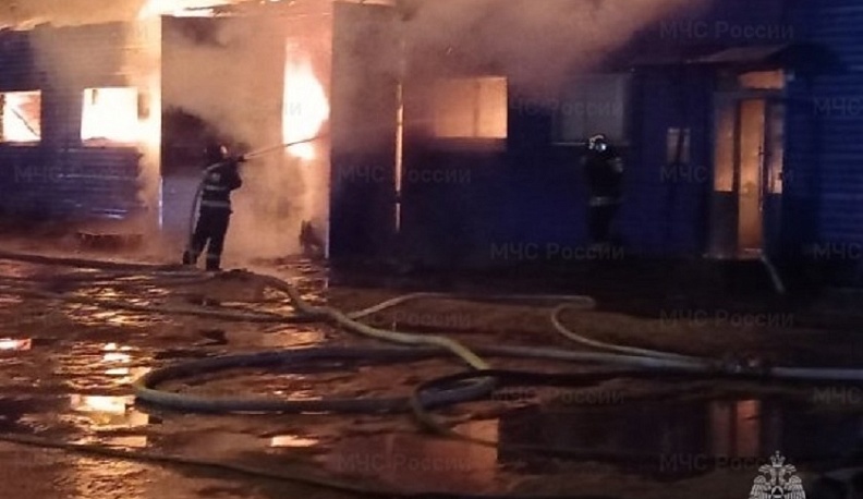 В Калужской области сгорел магазин «Светофор»