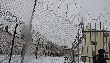 До двадцати лет тюрьмы грозит двум калужанам, подозреваемым в сбыте наркотиков