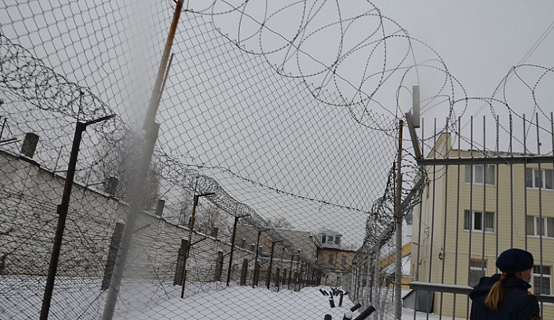 До двадцати лет тюрьмы грозит двум калужанам, подозреваемым в сбыте наркотиков