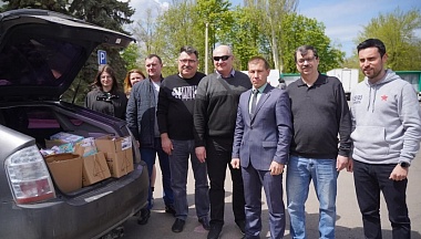 Журналисты Калужской области передали книги и гуманитарный груз для жителей Первомайска 