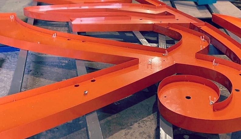 В Калуге вывеску «Храните деньги в сберегательной кассе» смонтируют к Новому году