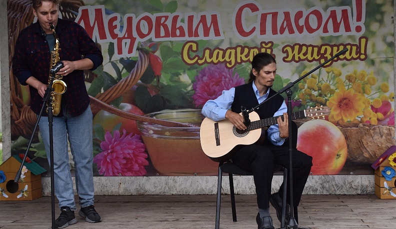 В Людиновском районе празднуют Медовый Спас