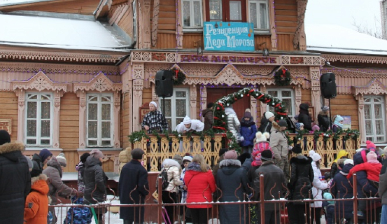 Дед Мороз открыл свою резиденцию в Калуге