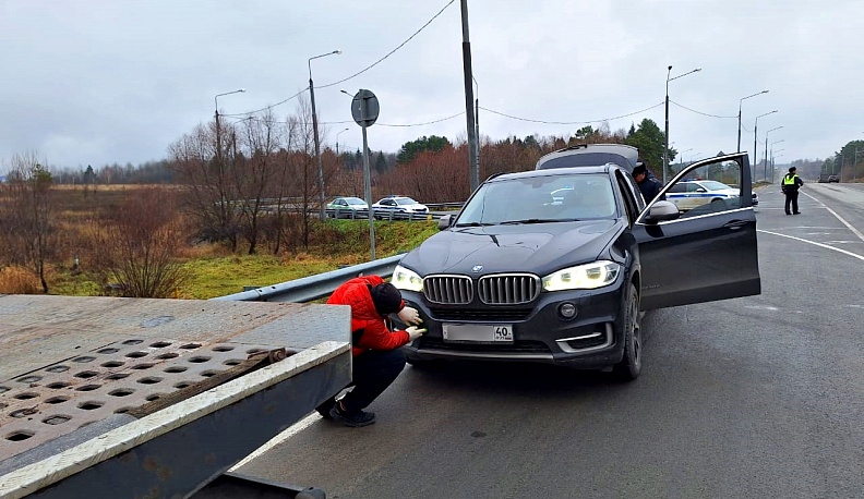 В Малоярославце приставы во время рейда арестовали семь машин должников