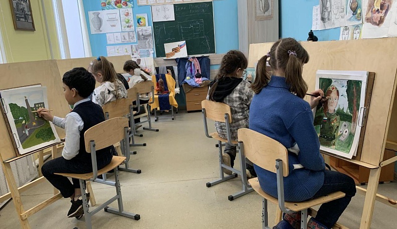 Кировские ДШИ получили новые инструменты по нацпроекту