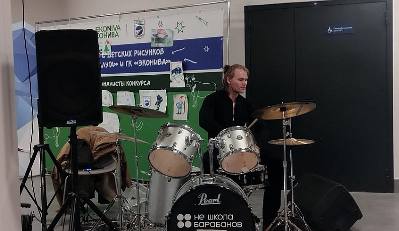 Калужские хоккеисты сразились с салихардским клубом