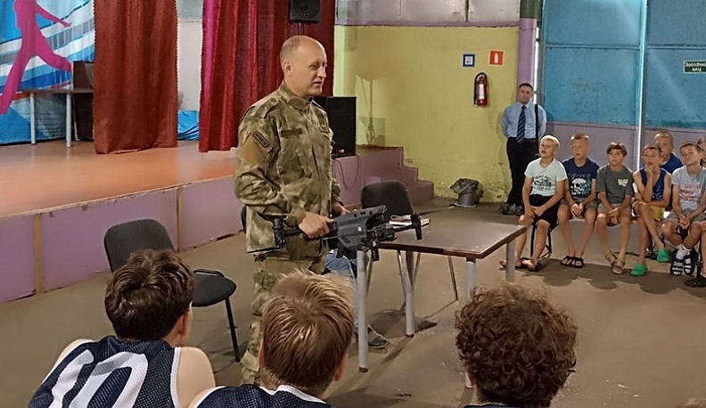 Обучающая встреча  со школьниками  в лагере «Смена».