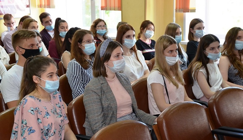 Калужские студенты принимают участие в проекте «Умные недели» общества «Знание»