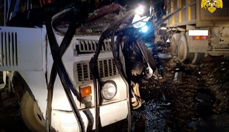 В аварии на встречке в Медынском районе погибли три человека и 10 пострадали