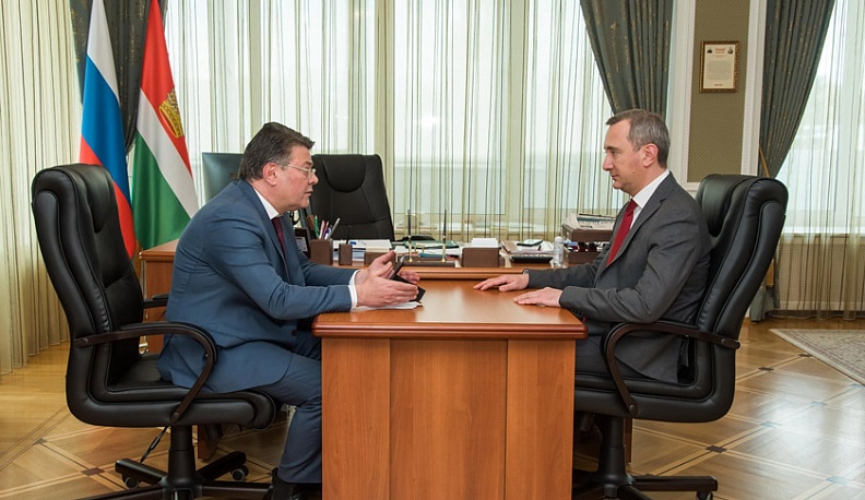 Владислав Шапша поручил своевременно выплачивать доплаты врачам, задействованным в лечении больных коронавирусом 