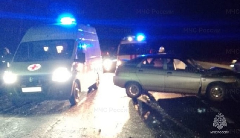 Две легковушки столкнулись на трасе в Калужской области