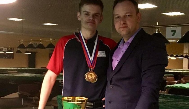 Юноша из Калуги выиграл золото, серебро и бронзу на российских соревнованиях по бильярду