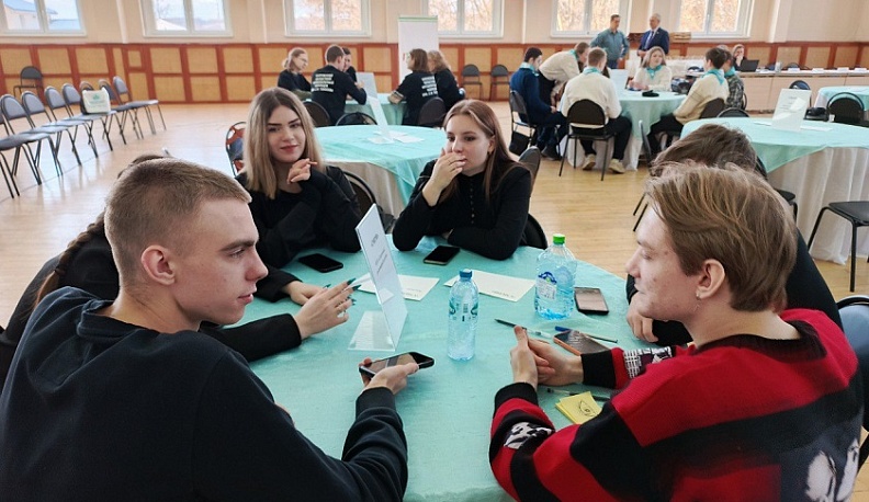 Студенты калужских техникумов и колледжей вспоминали о событиях Великой Отечественной войны в интеллектуальном состязании