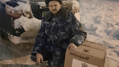 Сотрудники калужской колонии собрали развивающие подарки детям Донецка