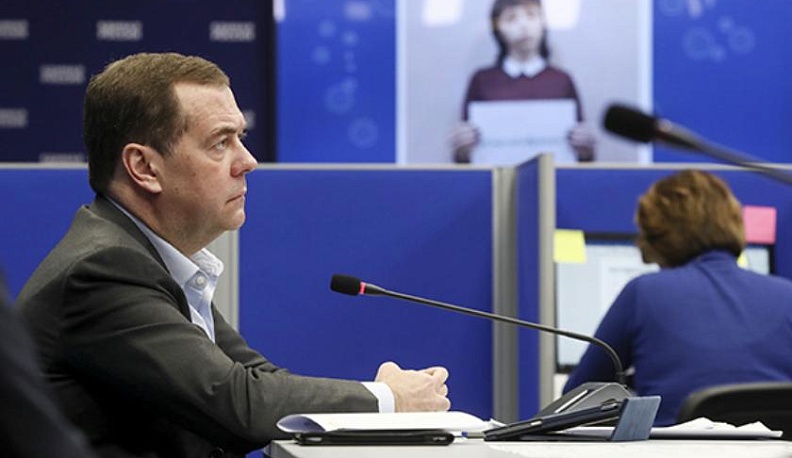 Единороссы оказывают помощь в период пандемии