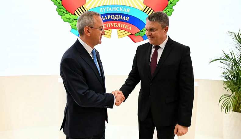 Владислав Шапша обсудил сотрудничество регионов с главой ЛНР Леонидом Пасечником