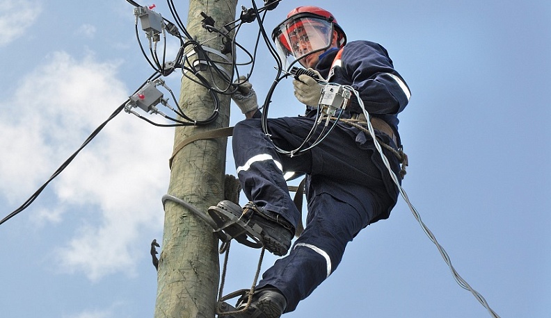 Калужских энергетиков перевели в режим повышенной готовности из-за непогоды