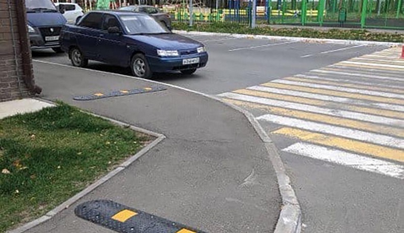 Обнинцы рассказали о появлении «лежачих полицейских» на тротуарах