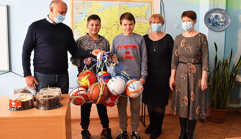 В Людиновском районе стартовал большой предновогодний поздравительный марафон