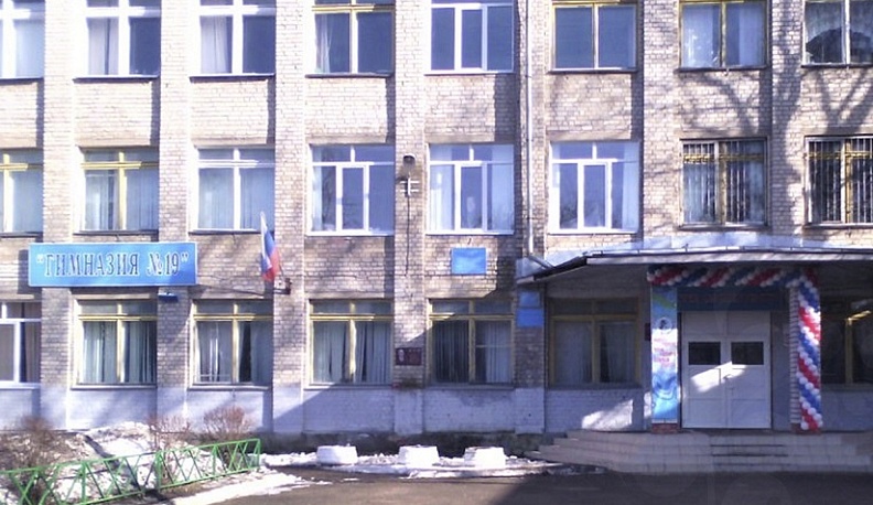 Шестиклассница выпала из окна гимназии в Калуге